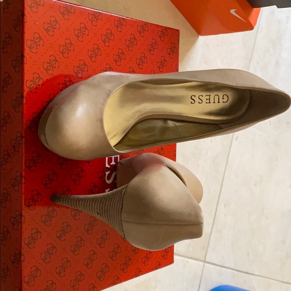 Women guess pumps size 6